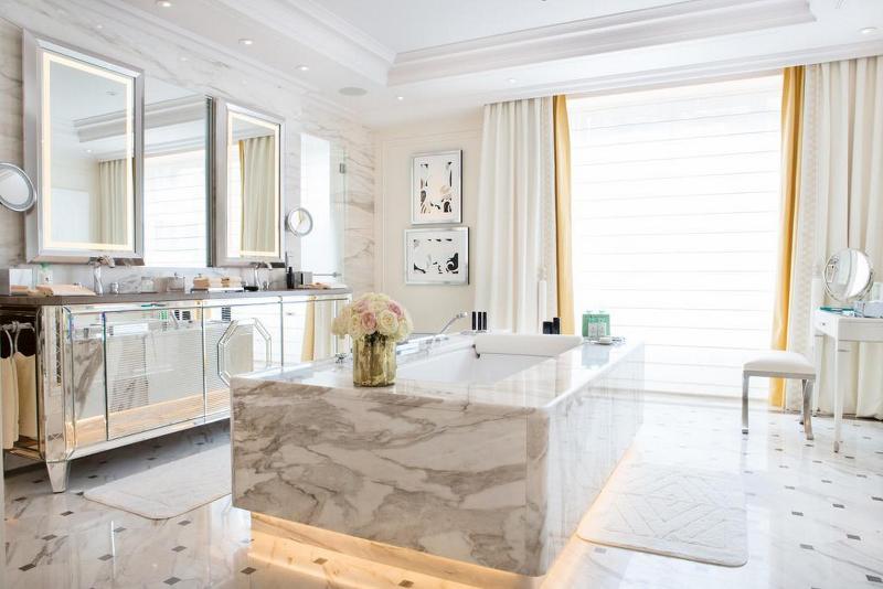 Fotos del hotel Four Seasons Hotel George V Paris:  4
