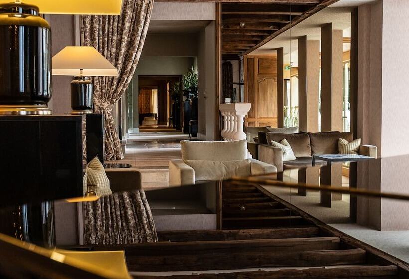 هتل Grand Hôtel Du Lion D Or