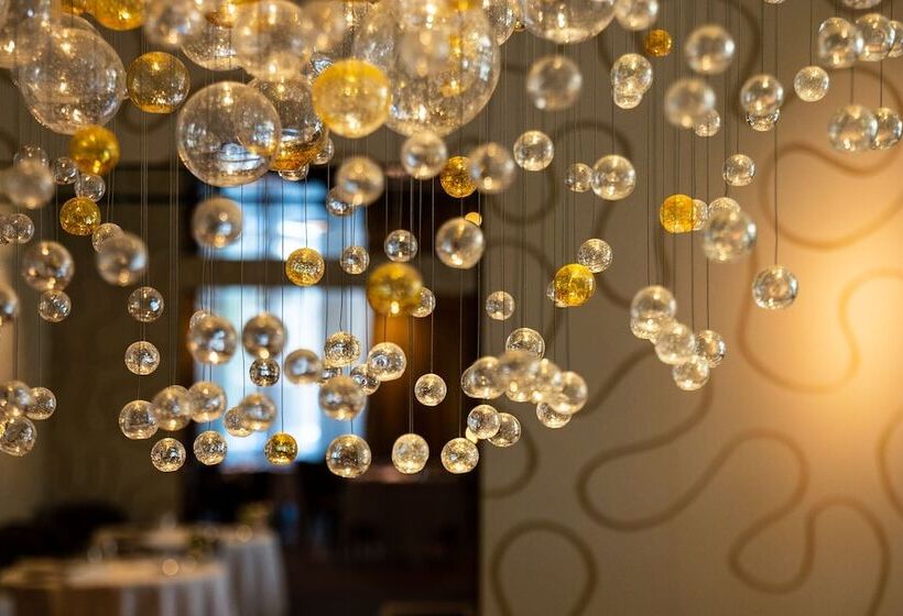 هتل Grand Hôtel Du Lion D Or