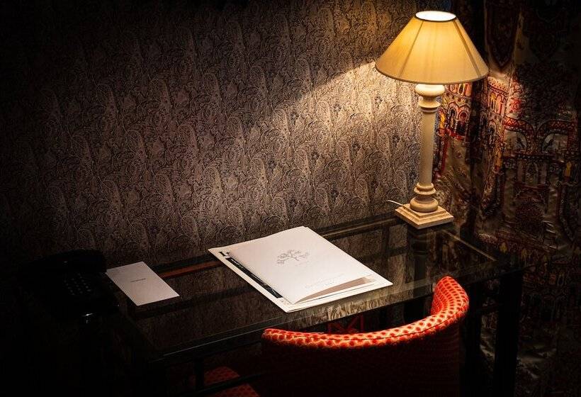 هتل Grand Hôtel Du Lion D Or