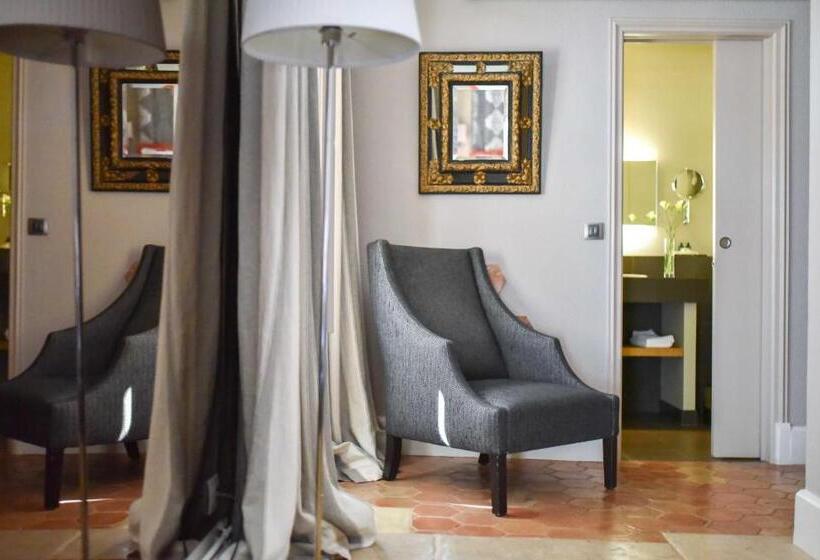هتل Grand Hôtel Du Lion D Or