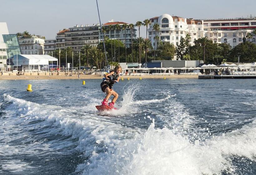 ホテル Hôtel Barrière Le Gray D Albion