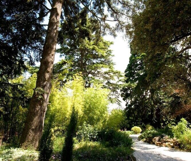 Отель Hostellerie Les Hauts De Sainte Maure