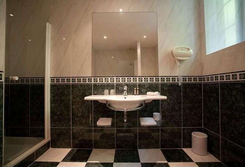 Отель Hostellerie Les Hauts De Sainte Maure