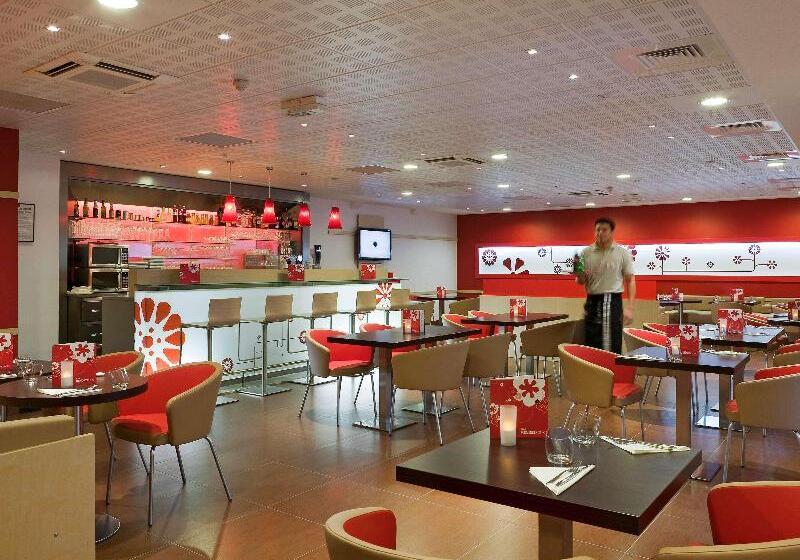 Fotos del hotel Ibis Paris Montmartre 18ème:  12