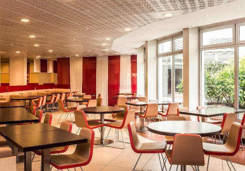 Fotos del hotel Ibis Paris Montmartre 18ème:  5