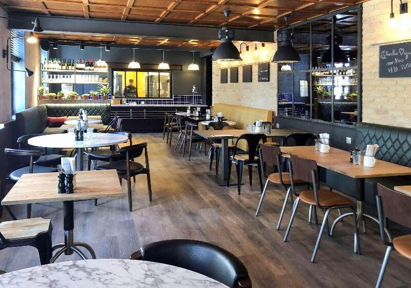 בית מלון כפרי Ibis Saintomer Centre