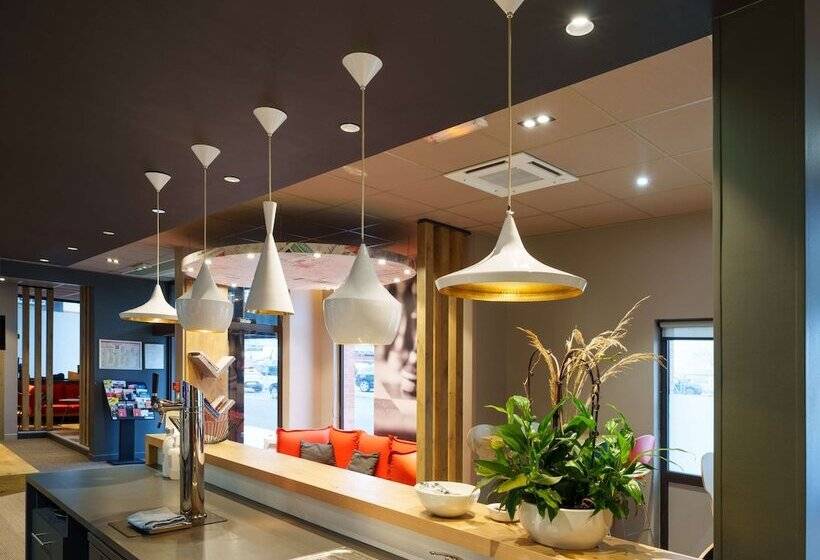 هتل Ibis Saintquentin Basilique