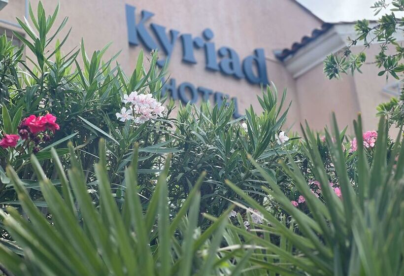 هتل Hôtel Restaurant Kyriad Fréjus