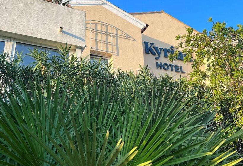 هتل Hôtel Restaurant Kyriad Fréjus