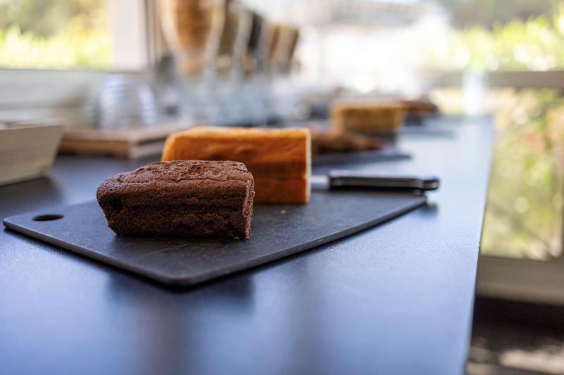 هتل Hôtel Restaurant Kyriad Fréjus