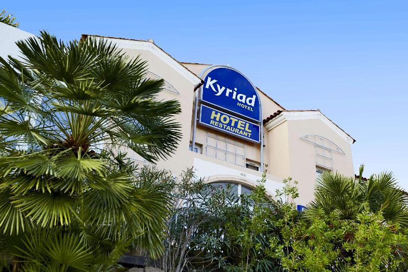 هتل Hôtel Restaurant Kyriad Fréjus