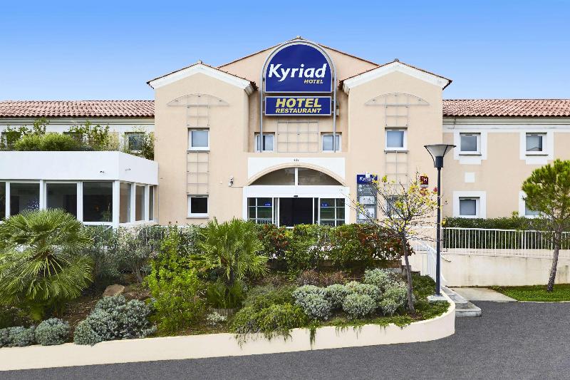 هتل Hôtel Restaurant Kyriad Fréjus