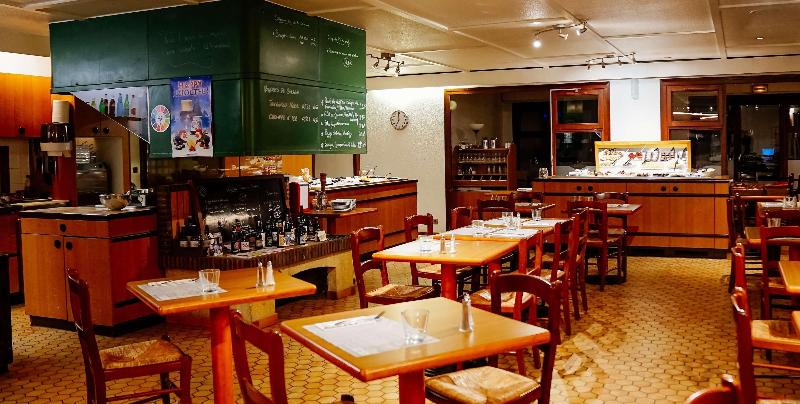 هتل Hôtel Kyriad Lille Nord   Roncq