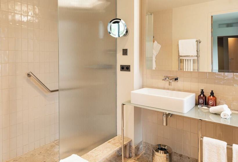 فندق Les Sources De Cheverny