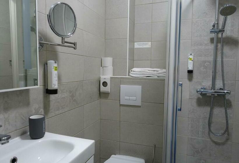 هتل Logis Hôtel Emeraude