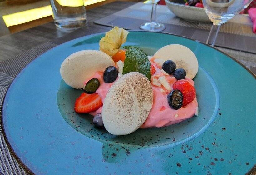هتل Logis Hôtel Emeraude