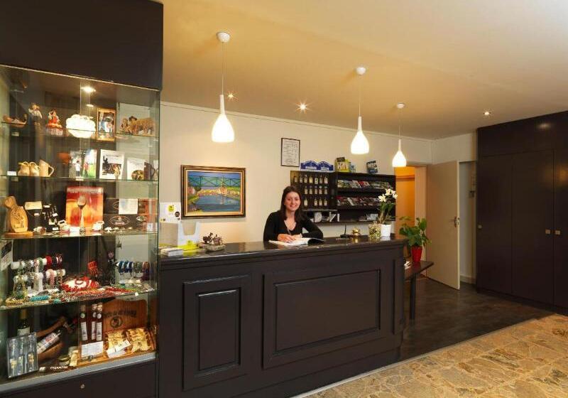 Отель Logis Hôtel Restaurant Horizon 117