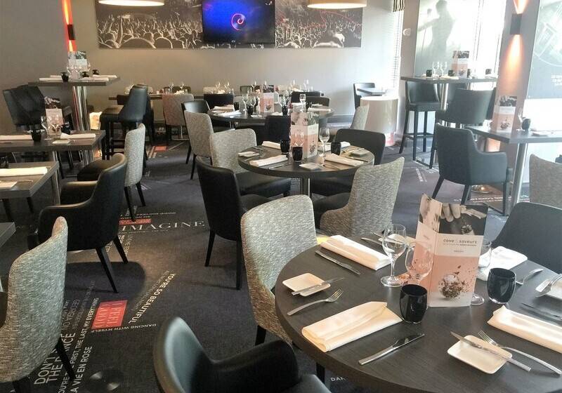 Отель Mercure Parisvelizy