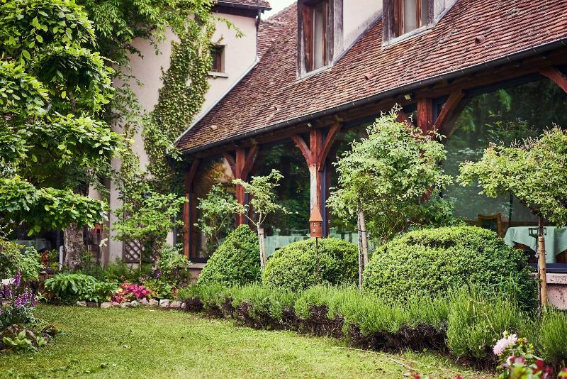 هتل Relais Bernard Loiseau