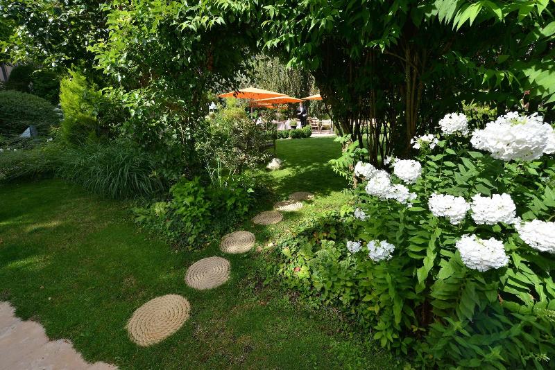 هتل Relais Bernard Loiseau