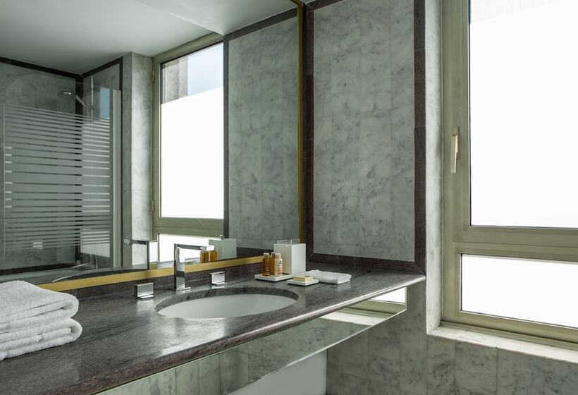 Fotos del hotel Royal Garden Champs Elysées:  10