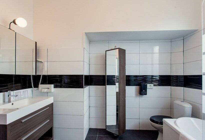 酒店 The Originals City, Hôtel De L Europe, Saintnazaire