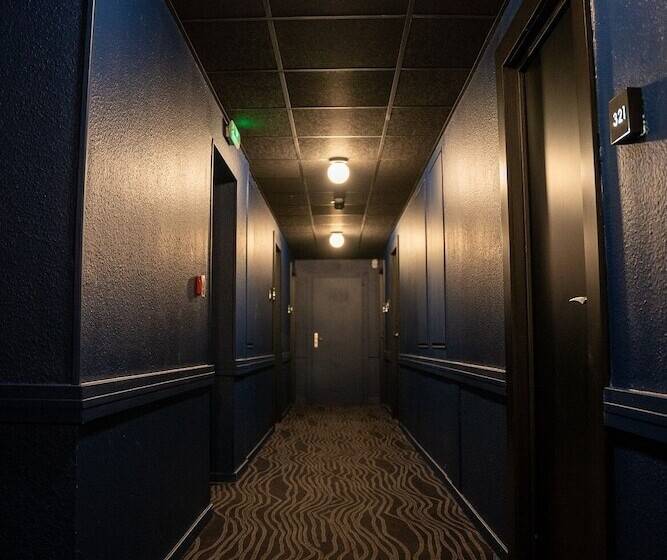 هتل Clapclap Hôtel, Food & Bar