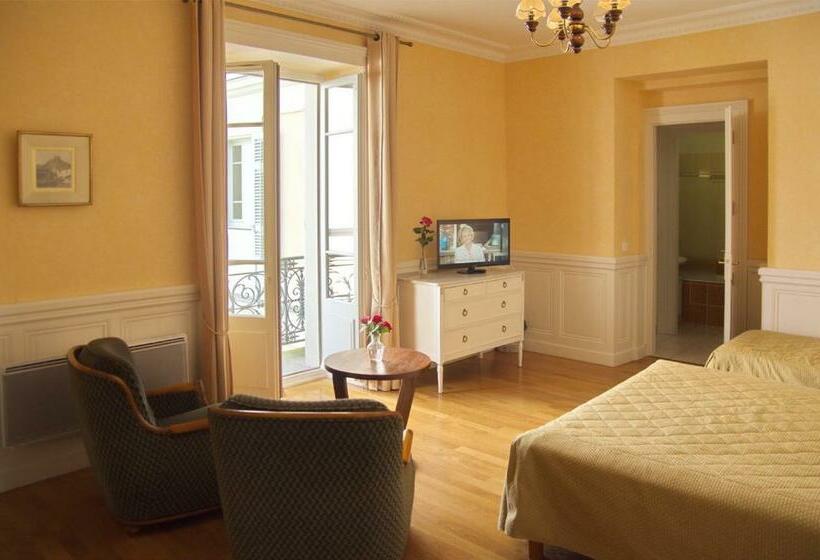 هتل Aux Meublés Du Manoir