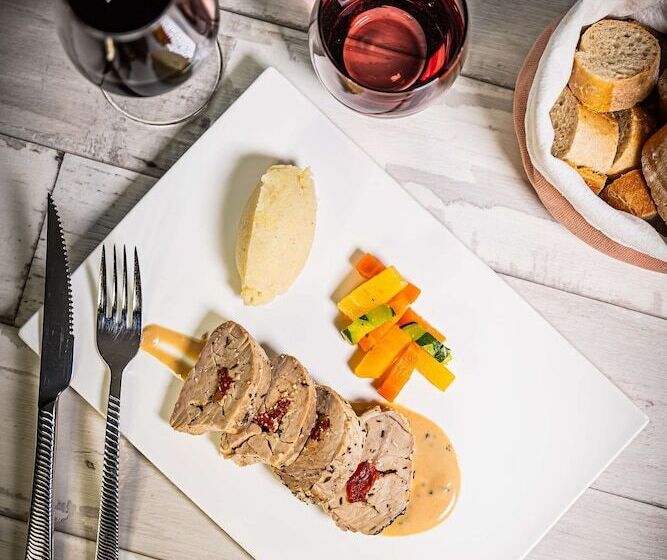 Отель Best Western Le Moulin De Ducey