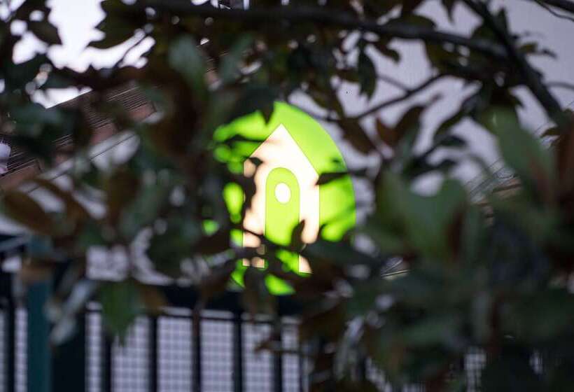 Отель Campanile Montesson Le Vesinet