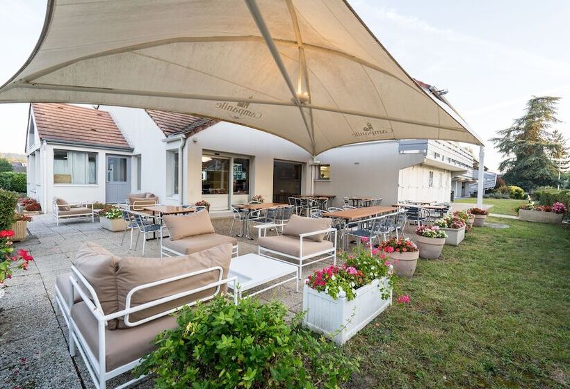 Отель Campanile Montesson Le Vesinet