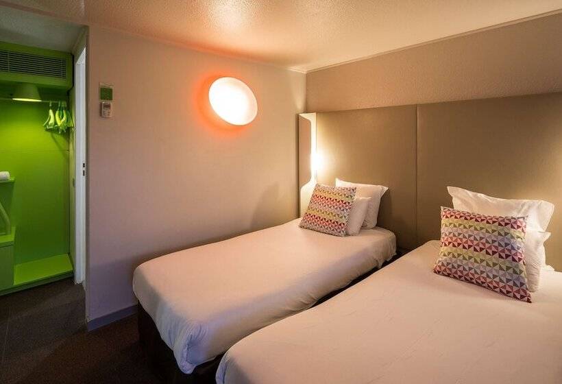 Отель Campanile Montesson Le Vesinet