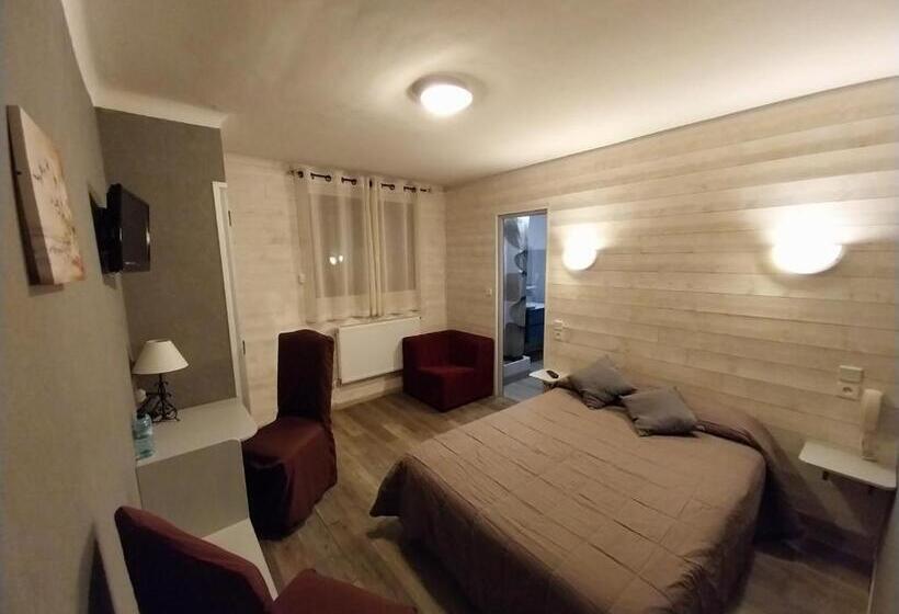 هتل Hôtel L Oustalet