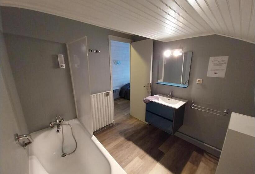 هتل Hôtel L Oustalet