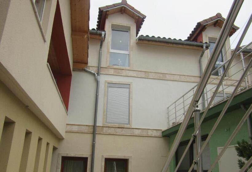 هتل Hôtel Le Sauvage