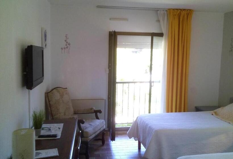 ホテル Hôtel Les Palmiers