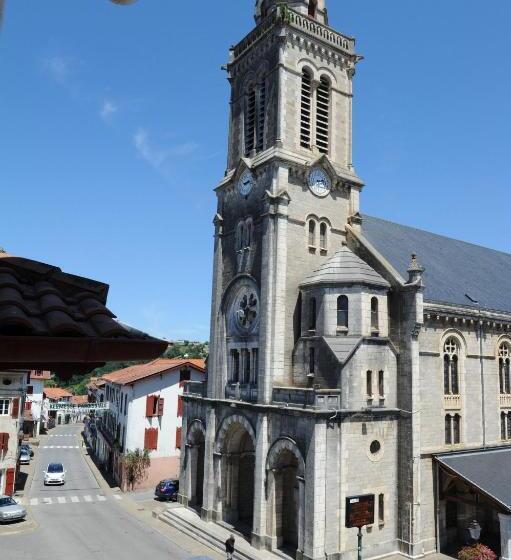 فندق Hôtel Les Tilleuls