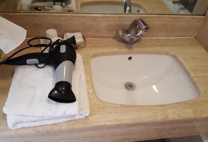 Fotos del hotel Hôtel Média:  40