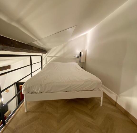هتل Hôtel Média