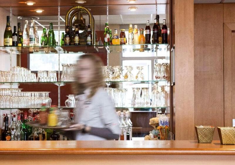 Отель Ibis Ales Centreville