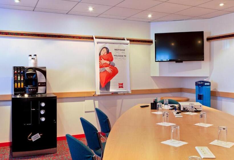 هتل Ibis Lyon Est Bron