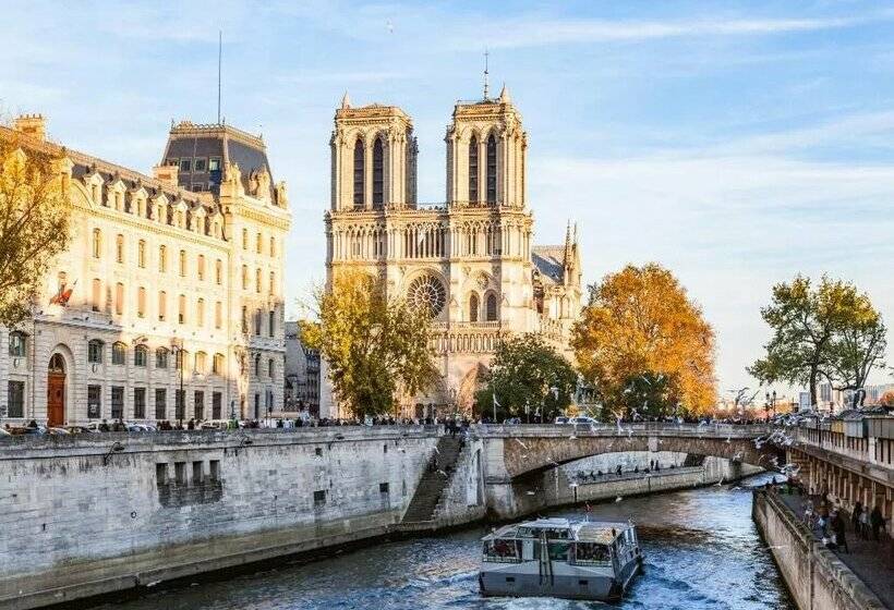 Fotos del hotel Hôtel De Lutece  Notredame:  23