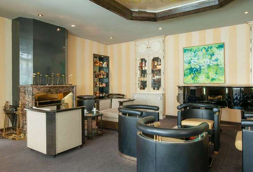 هتل Le Manoir Du Lys, The Originals Relais