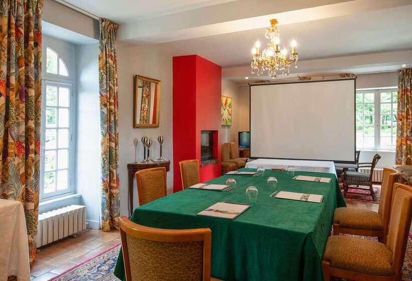 هتل Le Manoir Du Lys, The Originals Relais