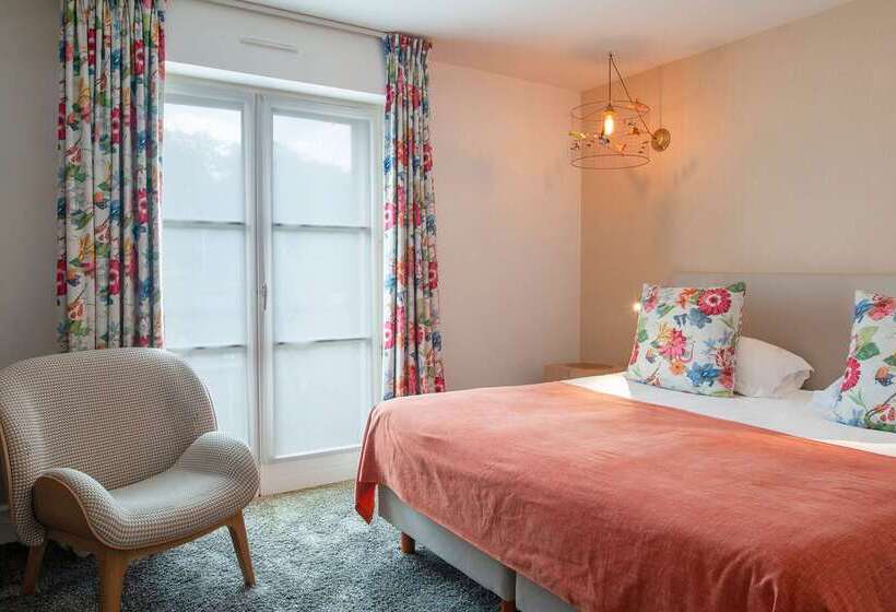 هتل Le Manoir Du Lys, The Originals Relais