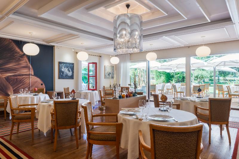 هتل Le Manoir Du Lys, The Originals Relais
