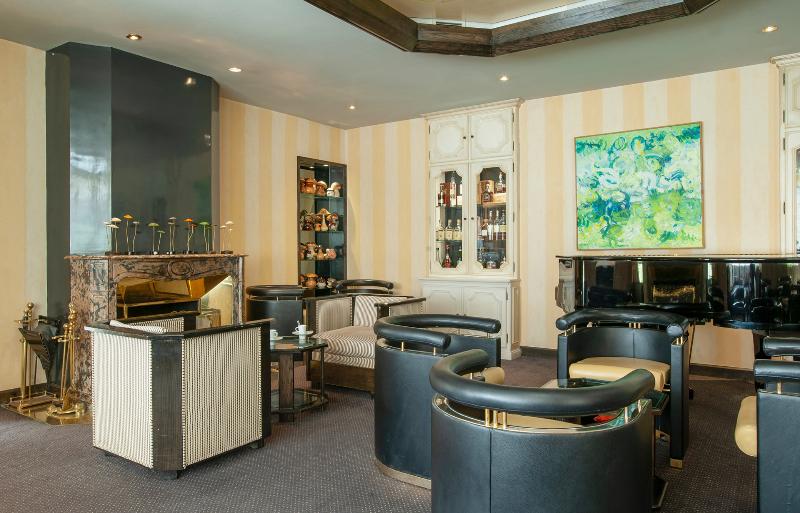 هتل Le Manoir Du Lys, The Originals Relais