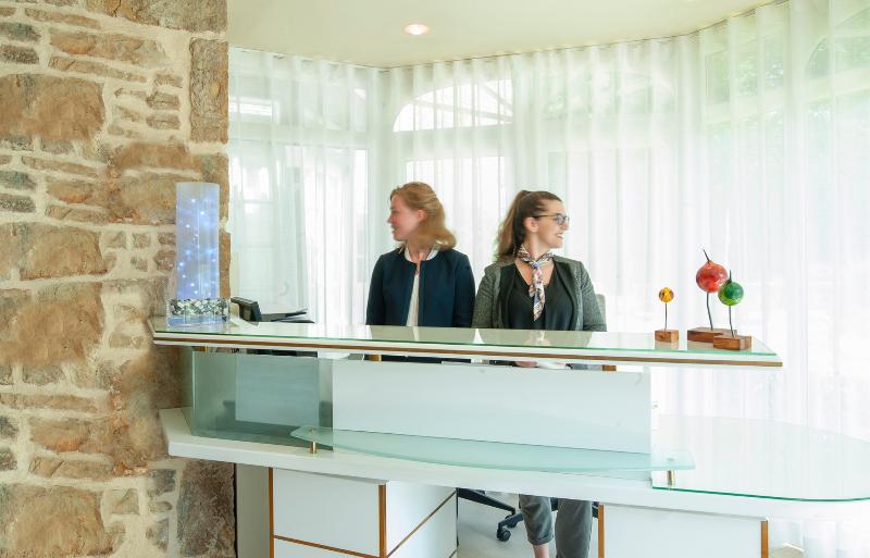 هتل Le Manoir Du Lys, The Originals Relais