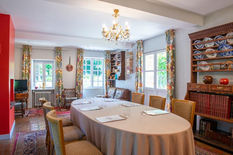 هتل Le Manoir Du Lys, The Originals Relais